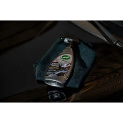 Turtle Wax Hybrid Solutions Ceramic Black Spray Wax 473mL -Auto Parts Store SCA 599384 04 hi res